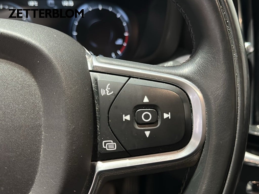 Kombi Volvo XC60 17 av 19