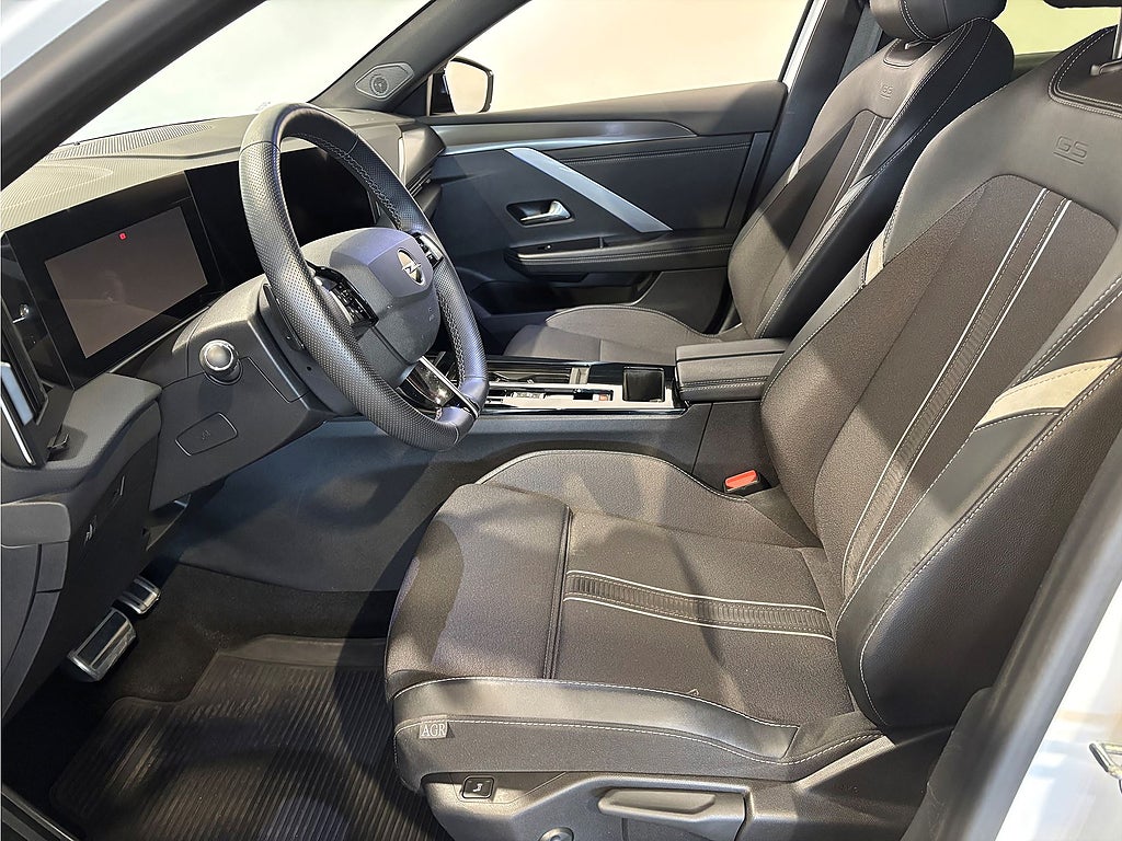 Bild på Opel Astra ST GS 1.2 PT 130hk Aut - BACKKAMERA, V-Hjul ingår