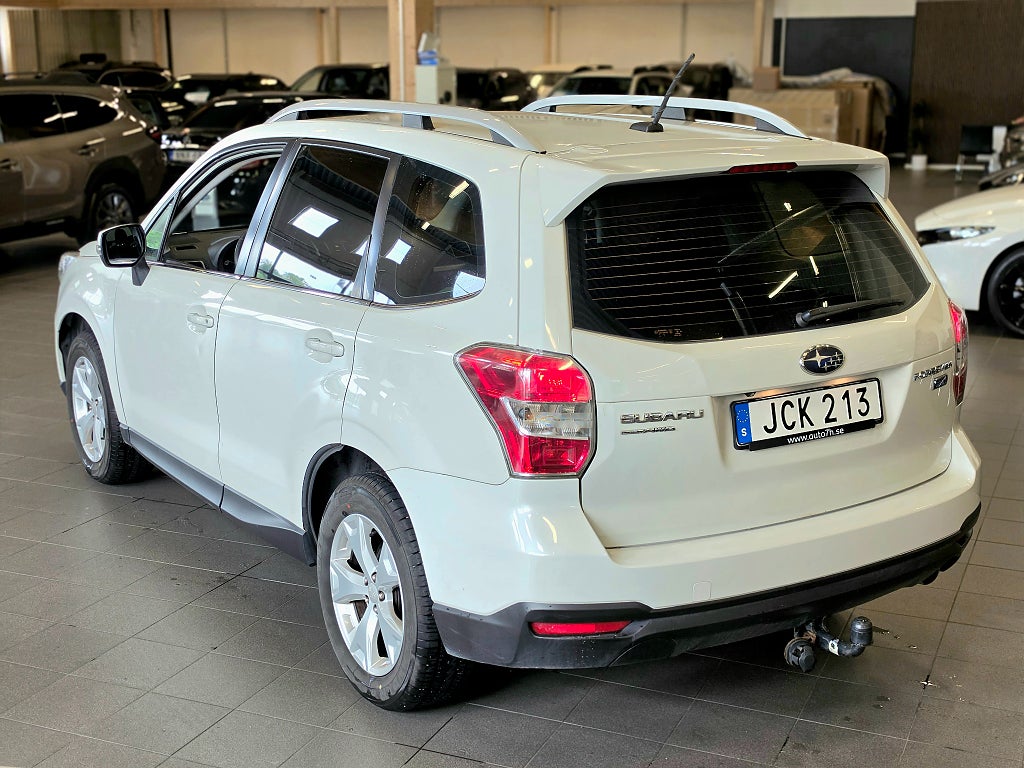 Subaru Forester 2.0 4WD / Drag / Motorvärmare / 3.45% ränta / Nyservad
