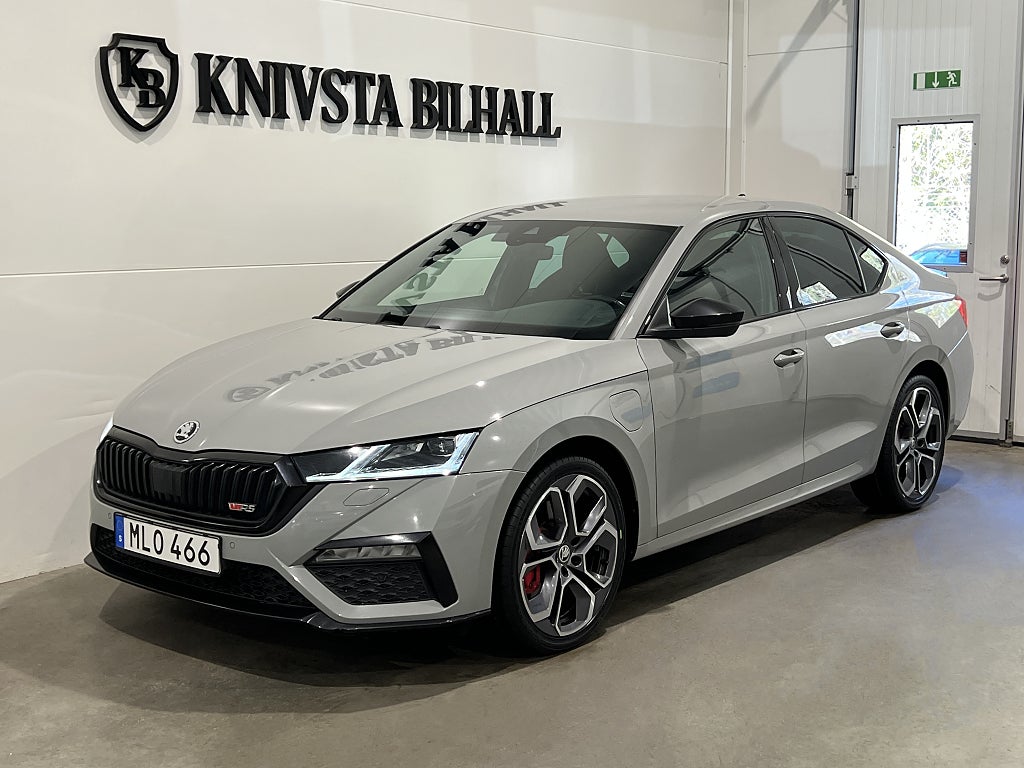 Skoda Octavia RS iV DSG Cockpit Canton Värmare 245hk