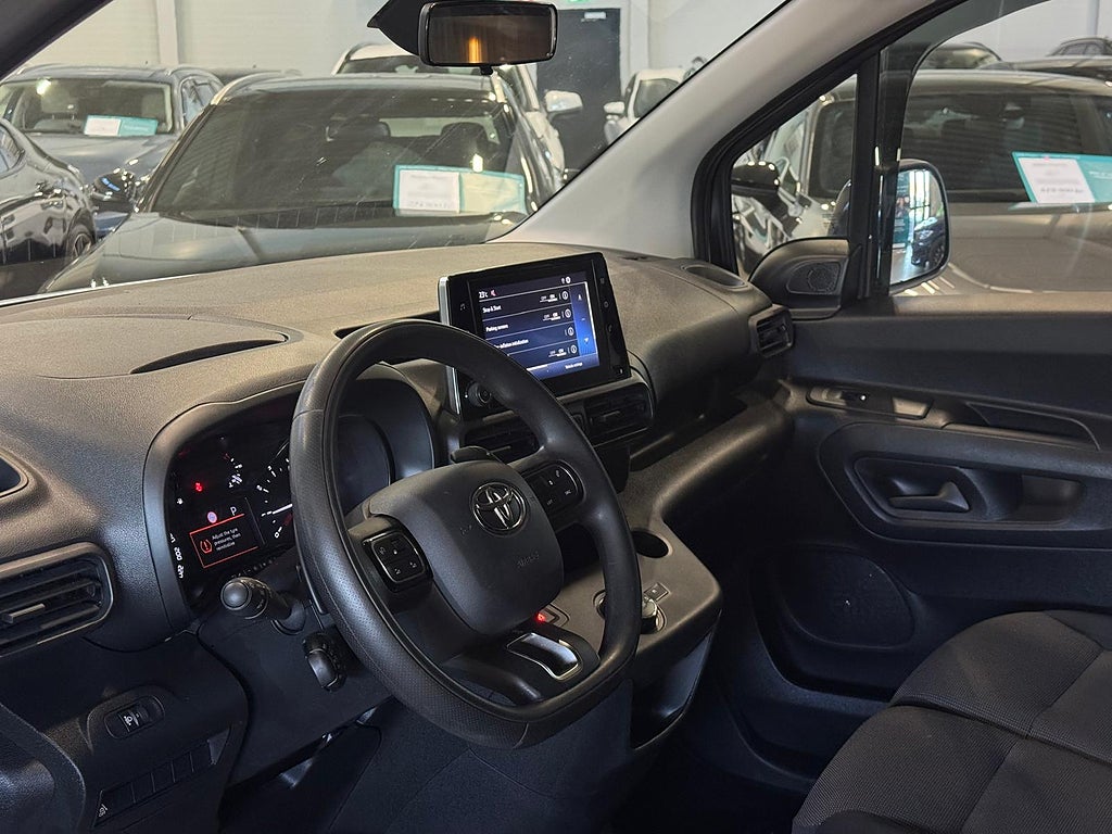 Toyota ProAce City 1.2 Turbo Sv-Såld *3,99%*Kamera Skåpbil Automat