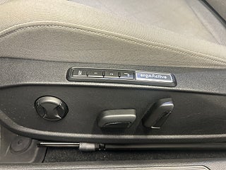 Volkswagen Golf 1.5 eTSI ACT OPF Drag/Kamera/Harman/Kardon/S&V/B-Värm – bild 17