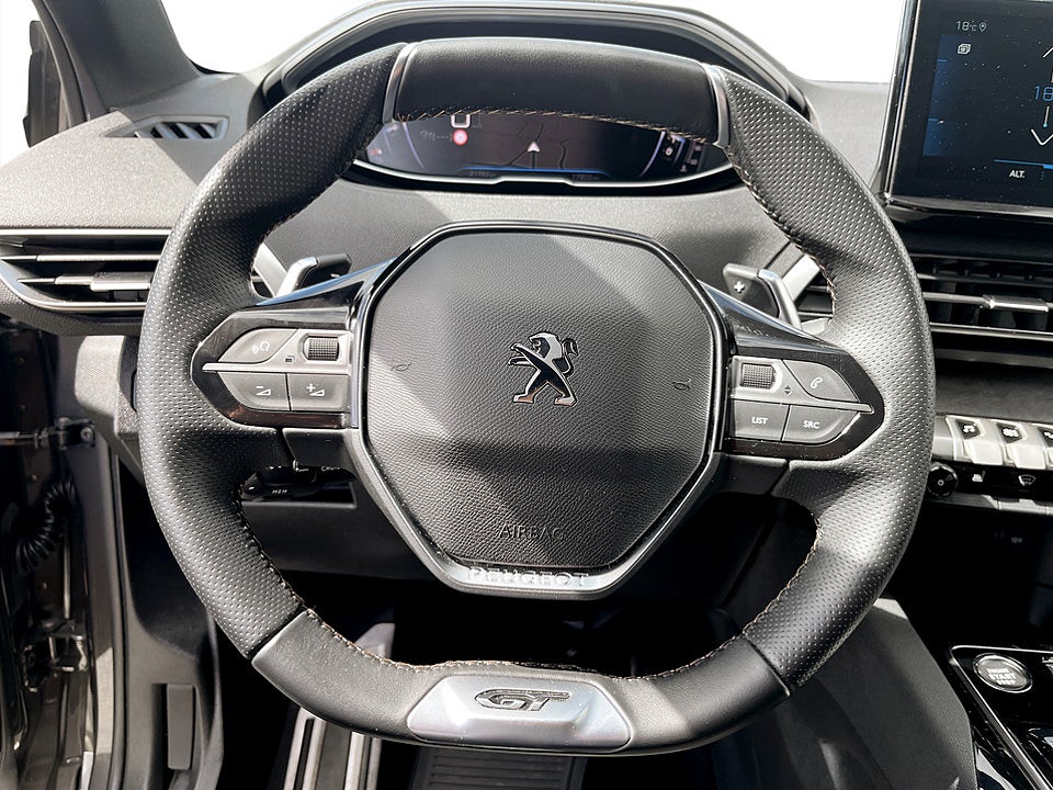 Bild på Peugeot 5008 GT 1.2 PT 130hk Aut 7-SITS B-KAMERA CARPLAY