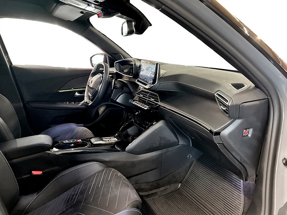 Bild på Peugeot 2008 GT 1.2 PT 130hk Aut B-KAMERA CARPLAY