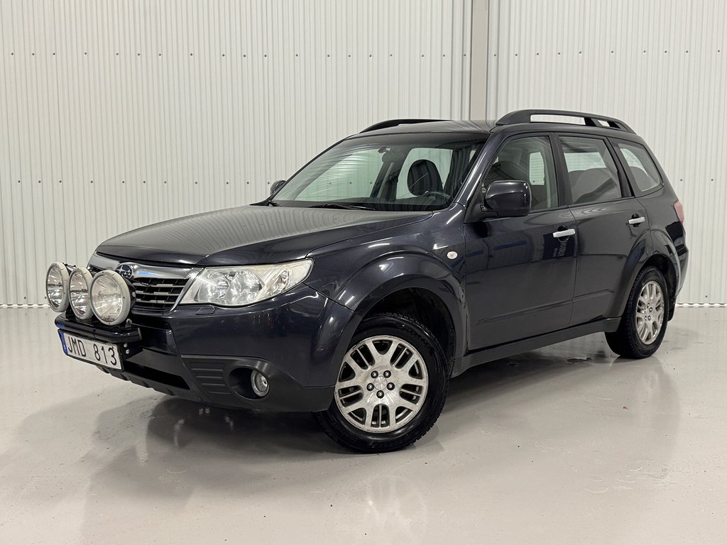 Subaru Forester 2.0 X 4WD Automat | S&V-Hjul | Nyservad 