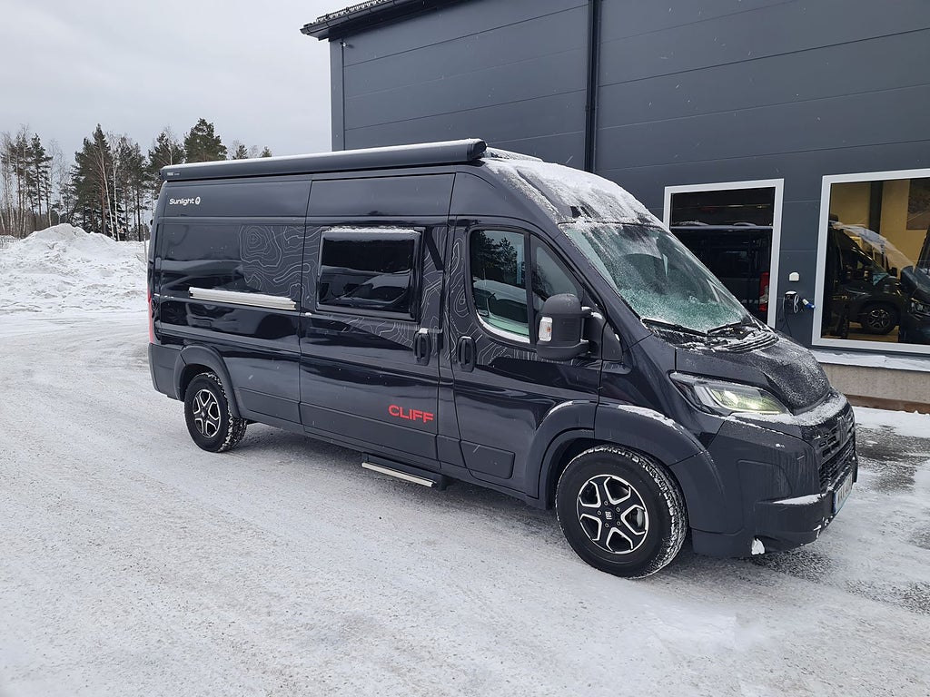 Sunlight Cliff 600 XX 140 hk, automat, kanonfin, dieselvärme