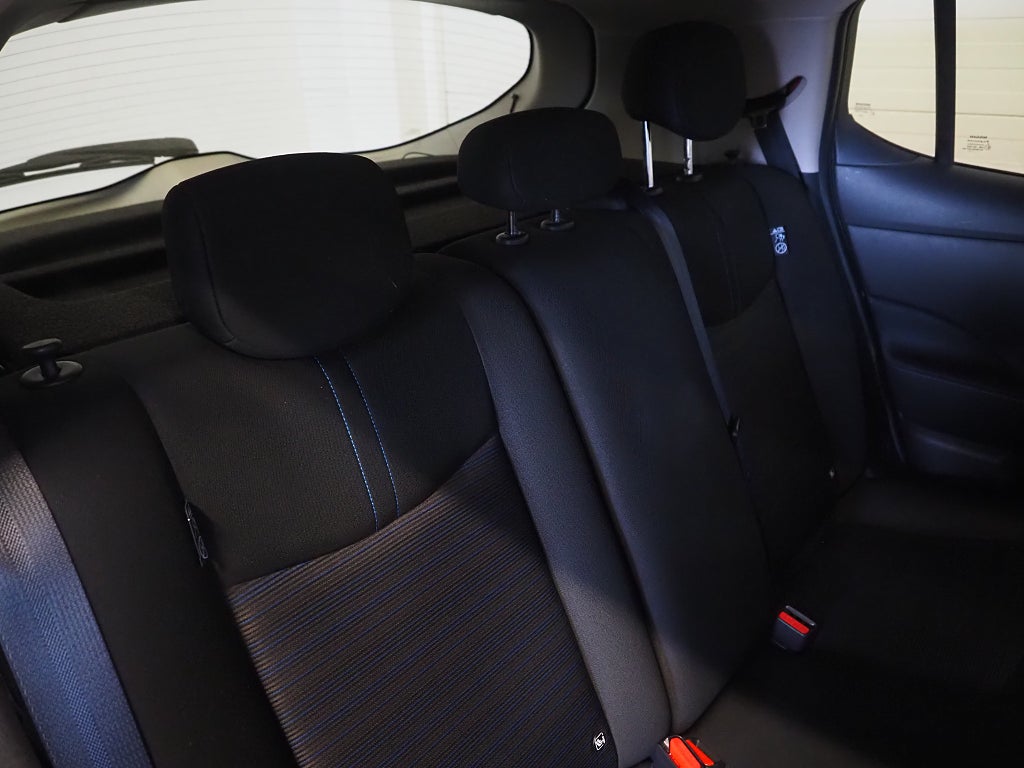 Nissan Leaf N-Connecta 40kWh | Värmepump | 360° Kamera | Moms | Nav 2023