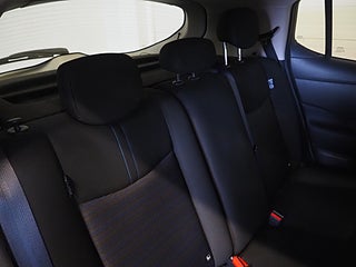 Halvkombi Nissan Leaf 13 av 23