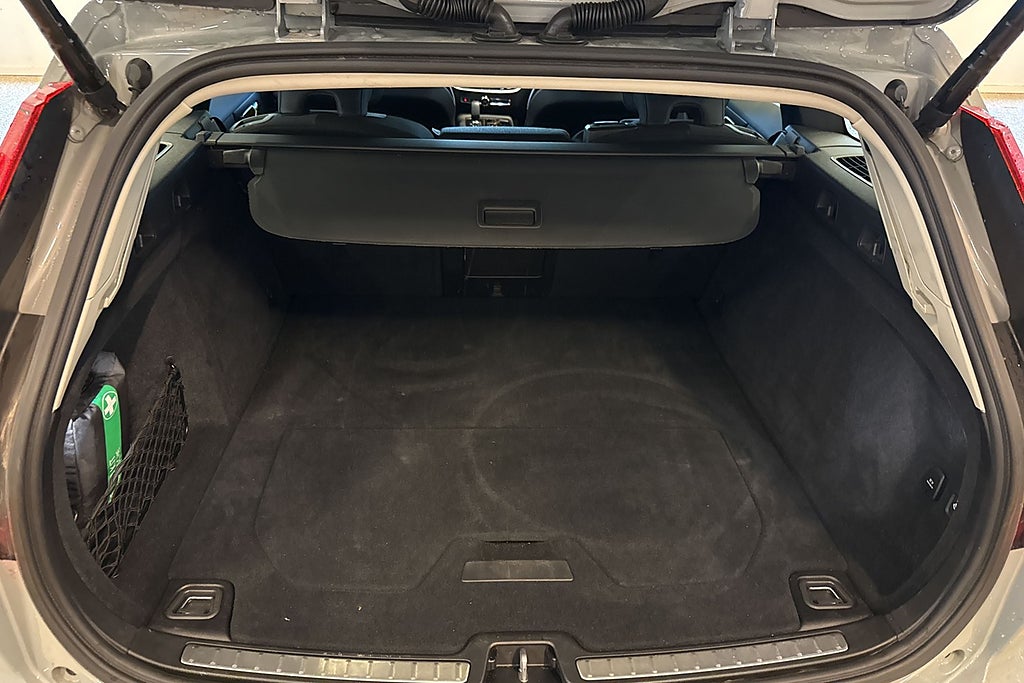 Volvo V60 Recharge T6 AWD Aut Core Edition Drag Kamera Navi V-hju miniatyr 17