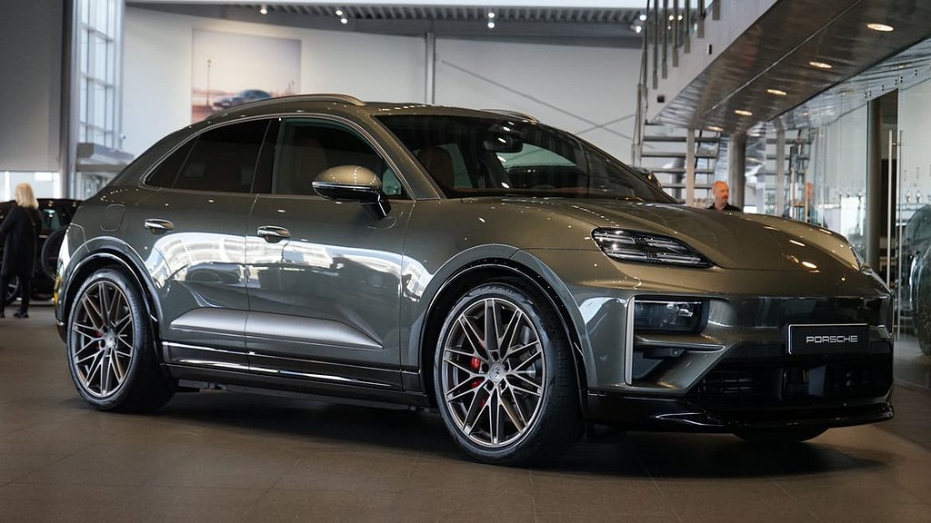 Porsche Macan Turbo Electric