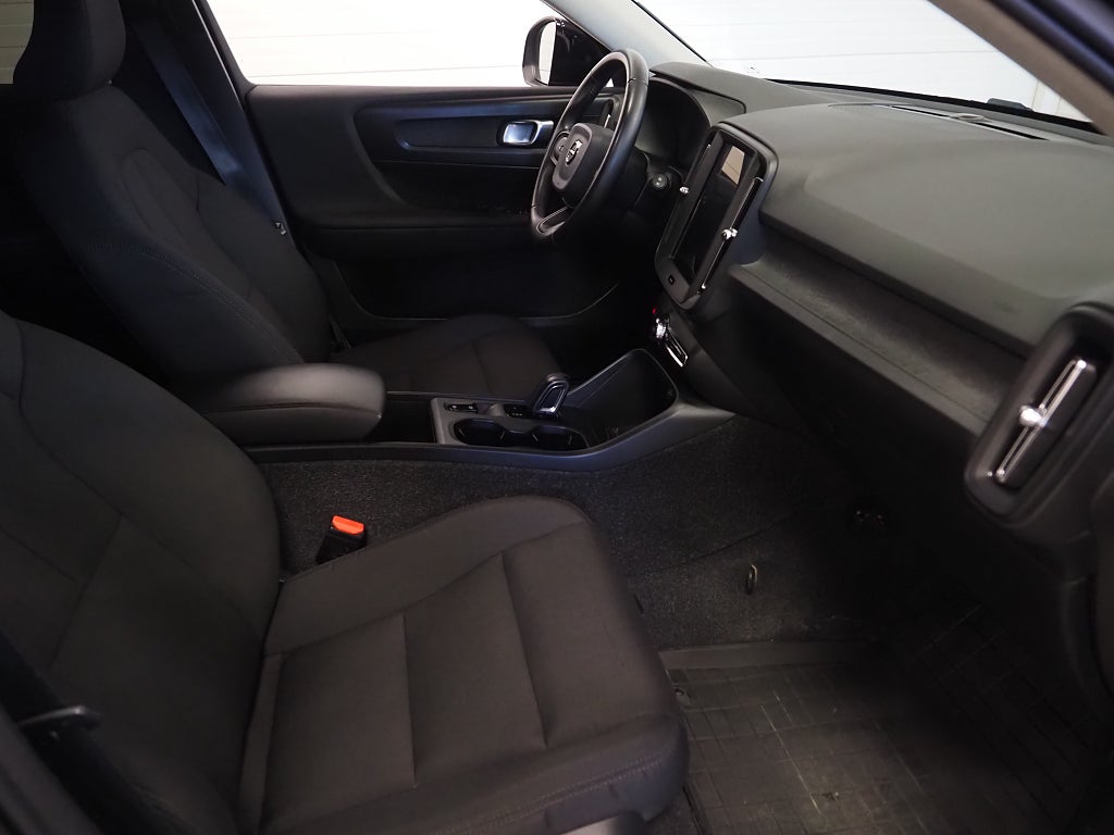 Volvo XC40 T3 Geartronic 163hk Backkamera Farthållare Lane Assist