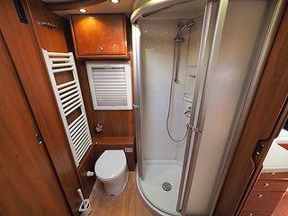 Husbil-halvintegrerad Concorde Charisma 890 LS 21 av 31
