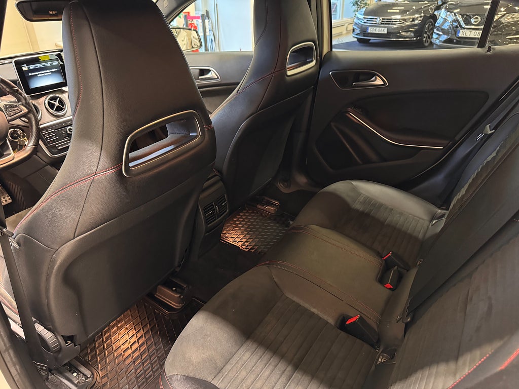 Mercedes-Benz GLA 2016 - miniatyr 28