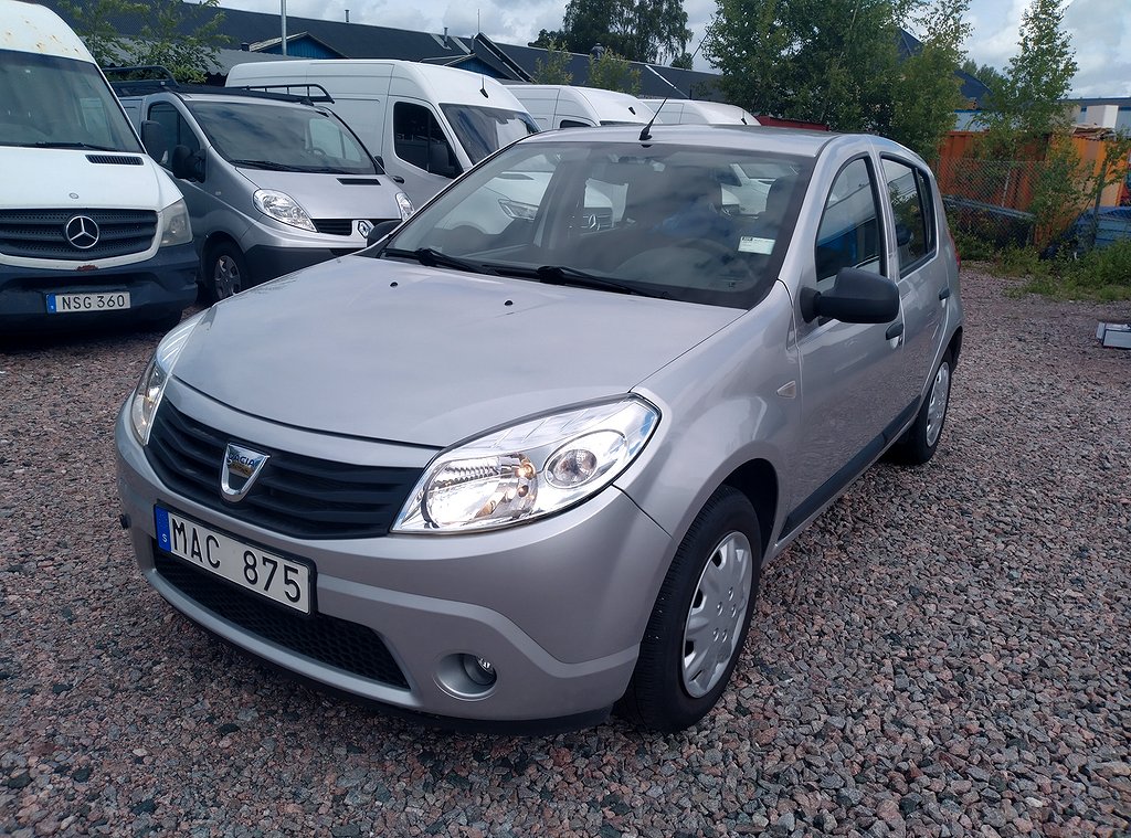 Dacia Sandero 1.6 E85 eco2 Nybes obs 3015 mil 1535 kr/mån