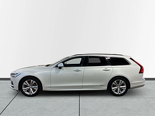 Volvo V90 B4 AWD Aut Momentum Drag Värmare H/K Pano 360 S&V-däck
