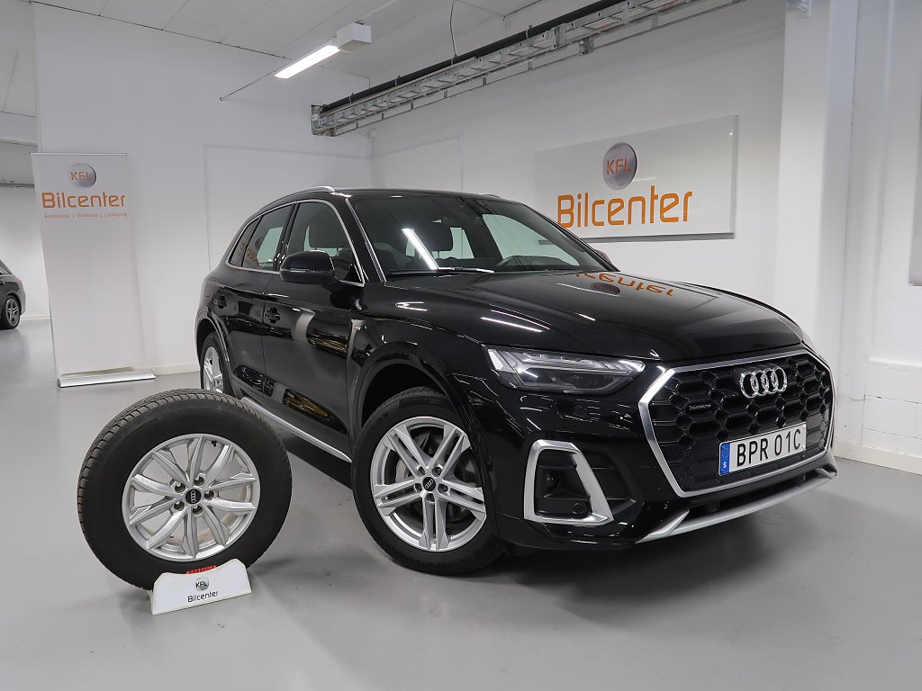 Audi Q5 55 TFSI e Q S-line V-Däck ingår Cockpit-Matrix-CarPlay-