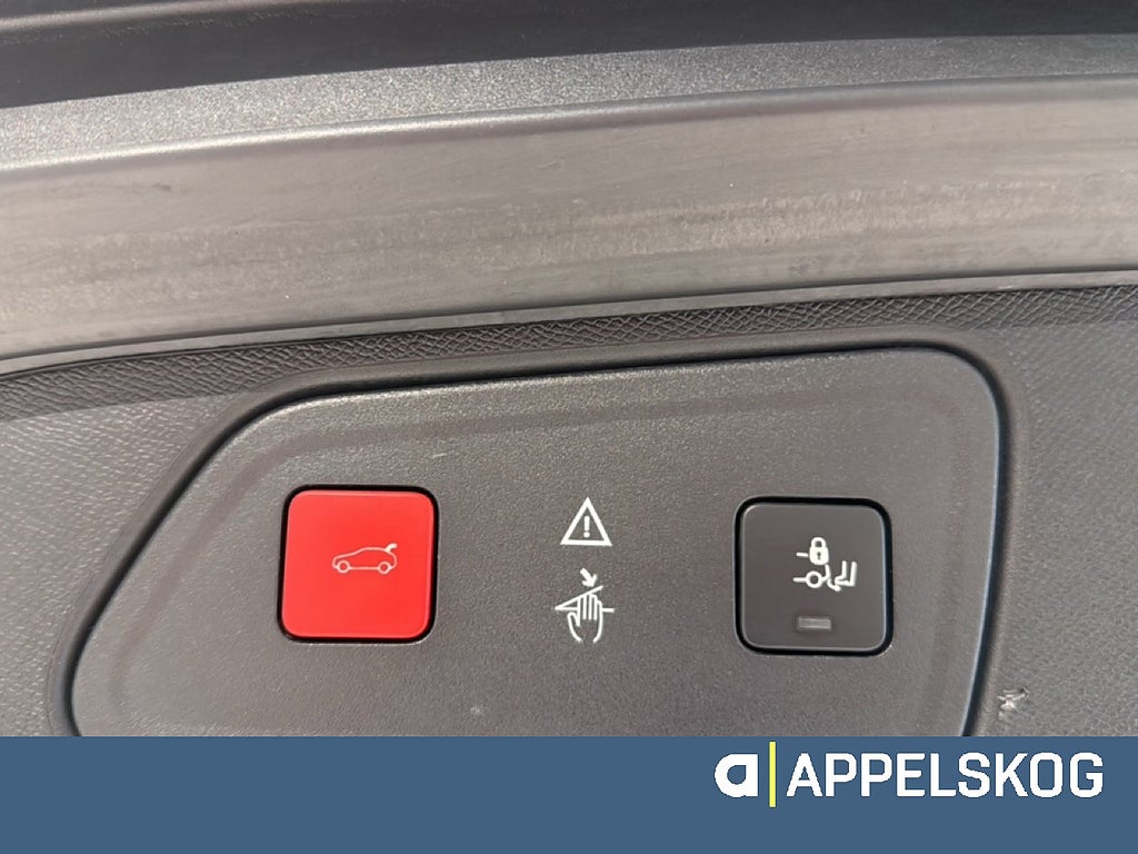 Peugeot 3008 ALLURE 1.6 BlueHDi 120hk AUT |RÄNTA 3,99%|V-HJUL INGÅR| thumbnail