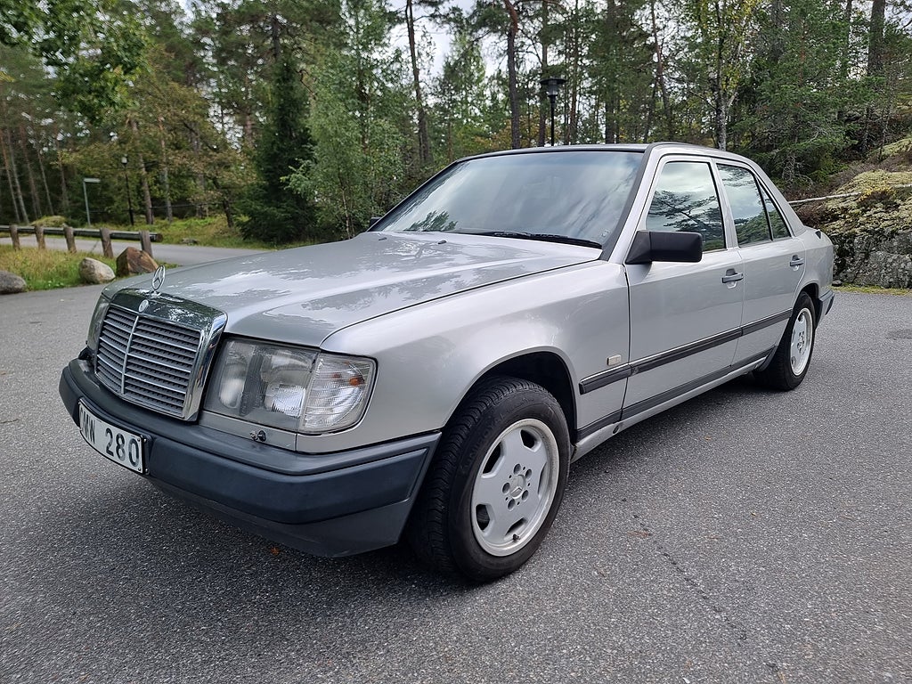 Mercedes-Benz 300 E Automat 180hk / FULLSERV / Ny besiktigad