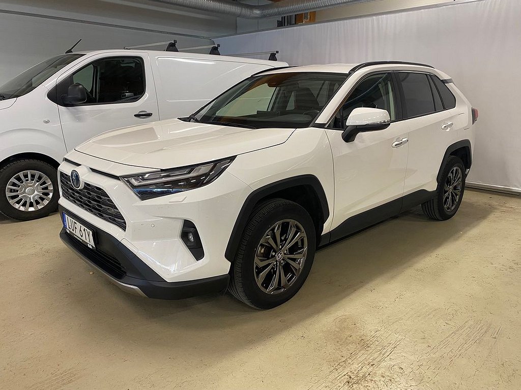 Toyota RAV4 Hybrid AWD-i 2,5 HSD Executive | Vinterhjul | Webasto