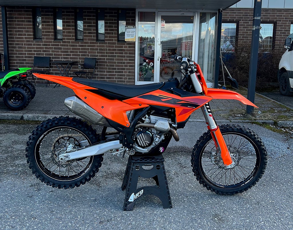 KTM 350 SX-F / Akrapovic helsystem 2025