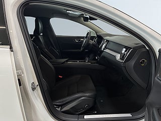 Volvo V60 B4 Momentum Advanced S&V-hjul/Carplay/H/K/Kamera/Drag – bild 10
