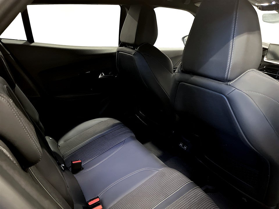 Bild på Peugeot 2008 GT 1.2 PT 130hk Aut B-KAMERA CARPLAY