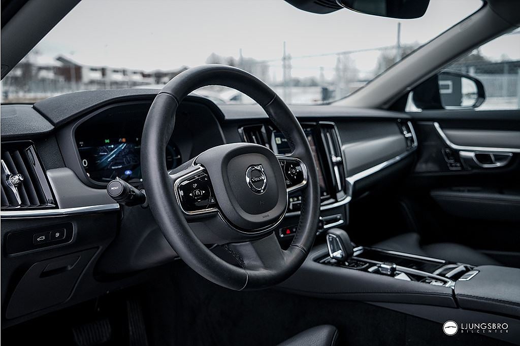 Volvo V90 Recharge T6 AWD Plus Dark