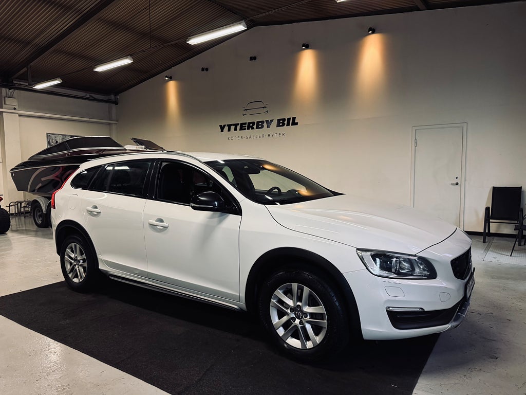 Volvo V60 Cross Country D3 Momentum Business Edition HIFI-Ljud Eu6 Kamrem Bytt!