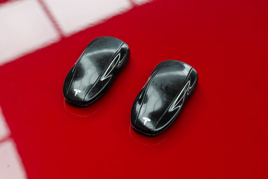 Tesla Model S P85 421ch - Supercharge gratuite - Jantes turbine - Toit panoramique - Keyless