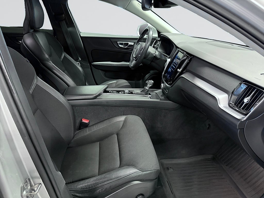 Volvo V60 D4 AWD Aut DRAG Värmare Navi VoC Sensorer el-baklucka bild 14