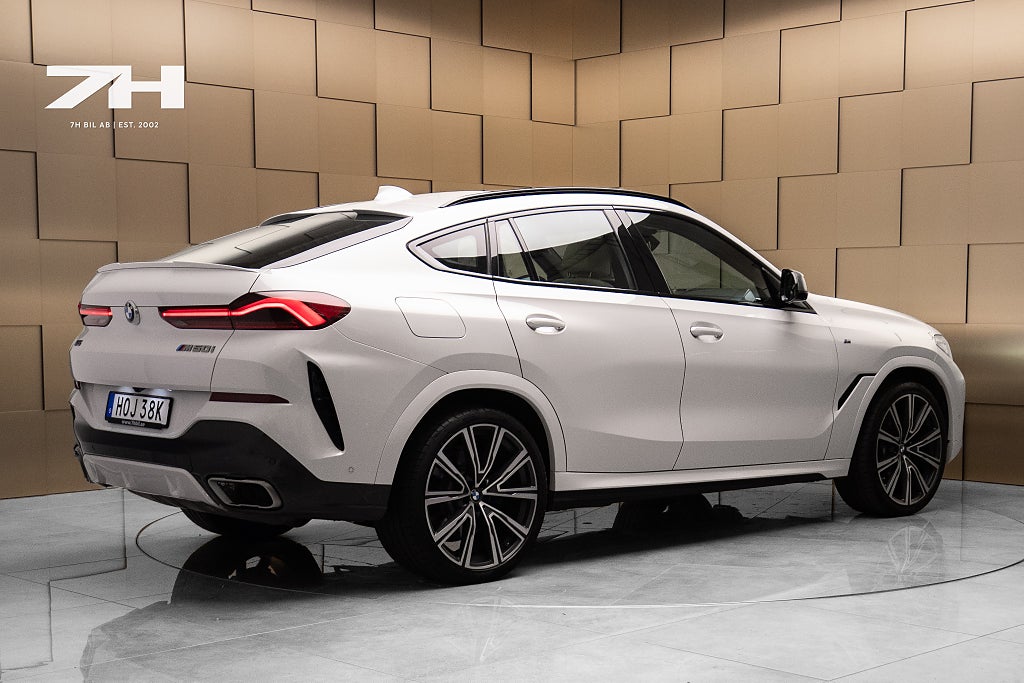 BMW X6 M50i V8 / Pano / Drag / B&W / HuD / Värmare / Night Vis