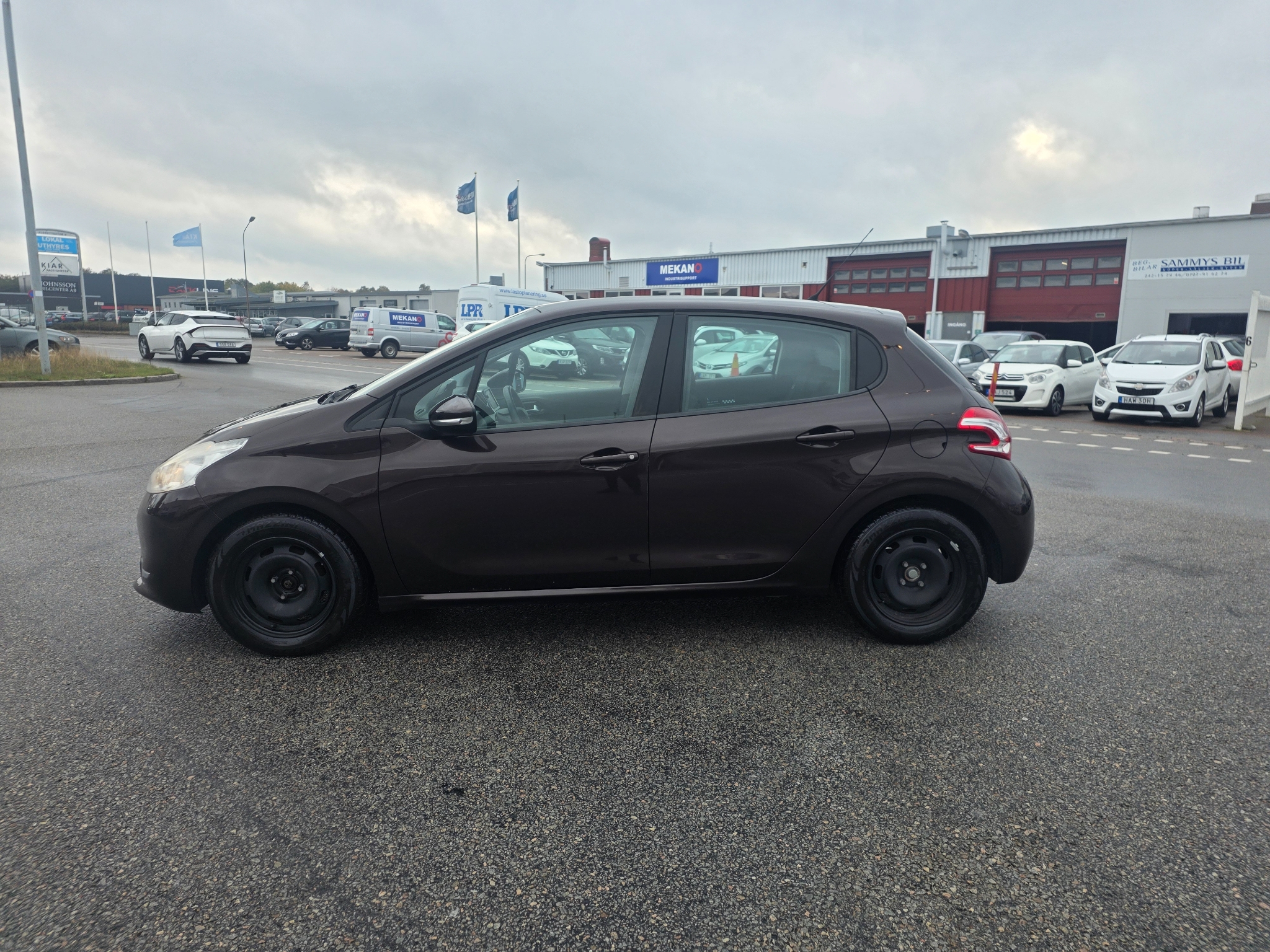 Peugeot 208 2012, kuva 4/33