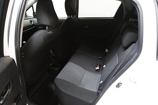 Halvkombi Toyota Yaris 17 av 19