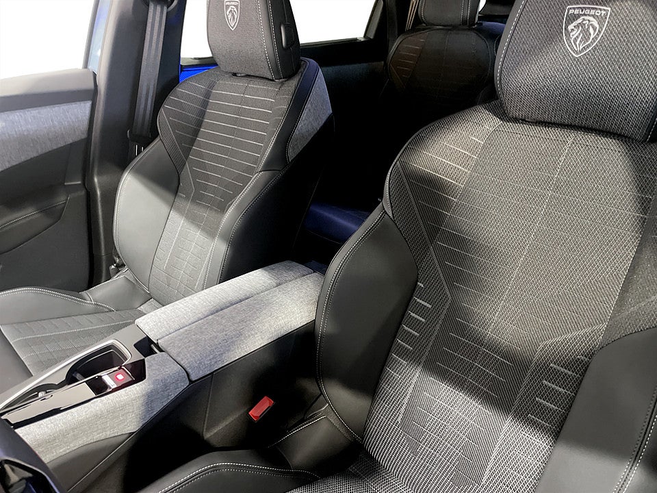 Bild på Peugeot 5008 GT Hybrid 145hk Aut 7-SITS B-KAMERA CARPLAY