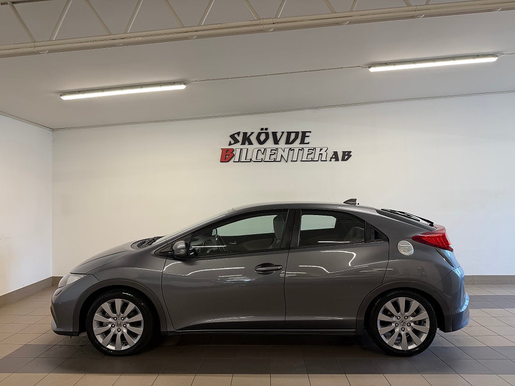 Honda Civic 1.6 i-DTEC Sport/1-Ägare/Nyservad/6-VXL/Dragkrok/Kamera