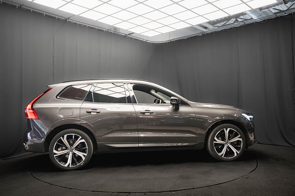 Volvo XC60 Recharge T6 AWD DARK 21" DRAG 360 HK PANO ORREFORS MOMS