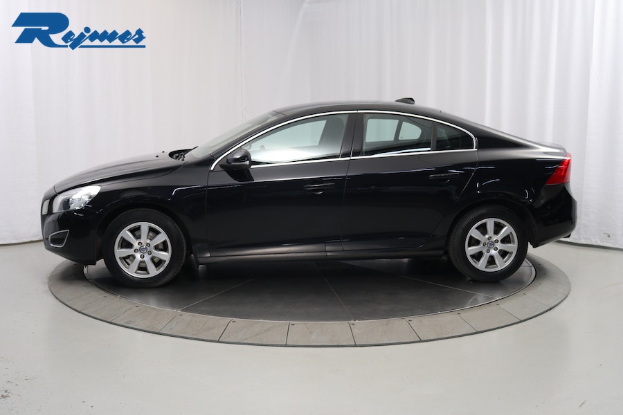 Volvo S60 T3 S/S Momentum 2012, kuva 2/47