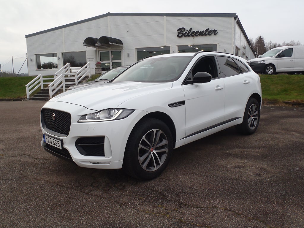 Jaguar F-Pace 25t 250hk AWD R-Sport 8400 mil