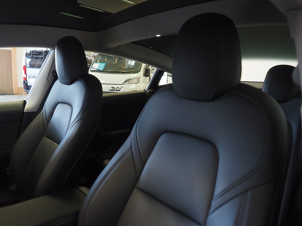 Tesla Model 3 Standard Range 283hk Dragkrok Pano Kamera Navi Moms 2023