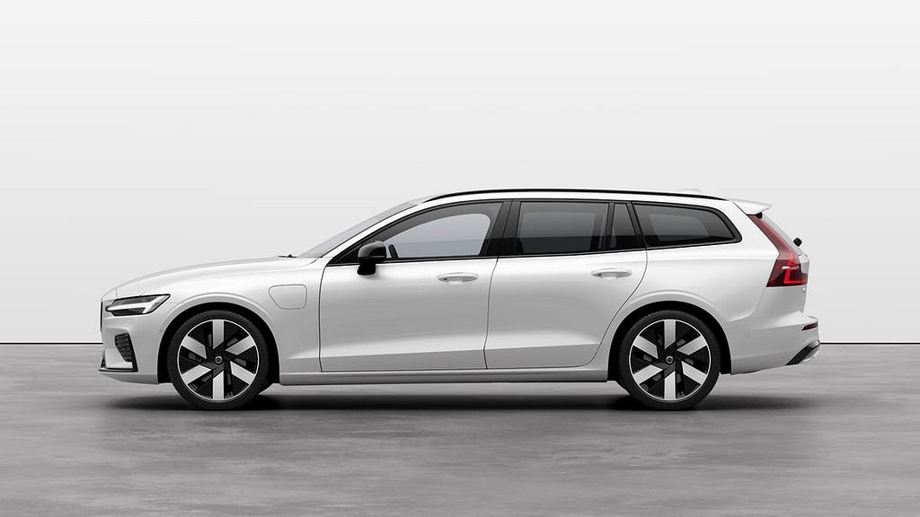 Volvo V60 T8 AWD Recharge Ultra Dark