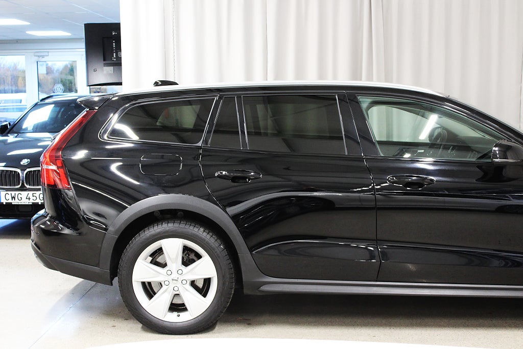 Volvo V60 Cross Country B4 AWD 197HK, Drag, Google, 3,99% Ränta