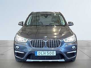 BMW X1 xDrive25d xLine S&V-hjul/Kamera/Drag/Skinn/HUD/Elsolar – bild 2