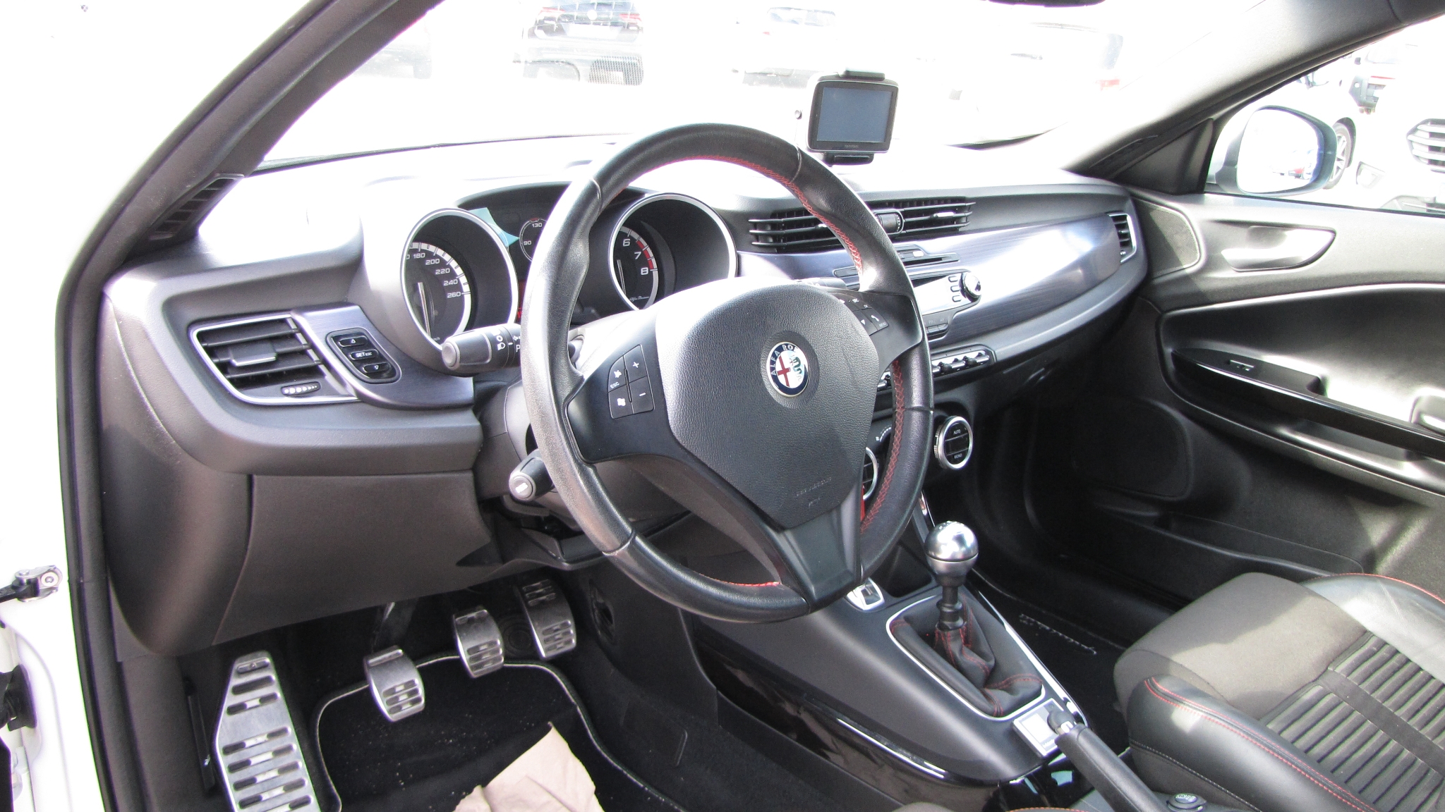 Alfa Romeo Giulietta 2011, kuva 5/36