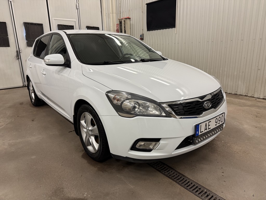 Kia Ceed 5dr cee'd 1.6 CRDi ECO Dragkrok 2011, bild 3/47