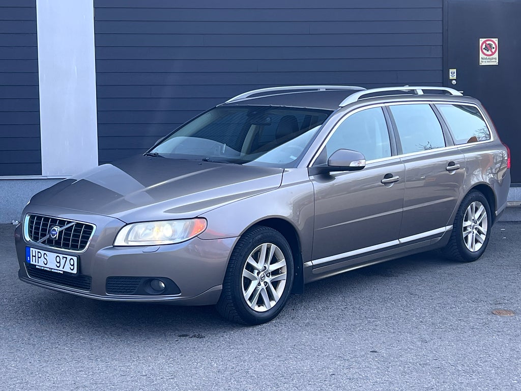 Volvo V70 D5 Geartronic Summum Euro 4 Drag/P-Sensorer/P-Värme