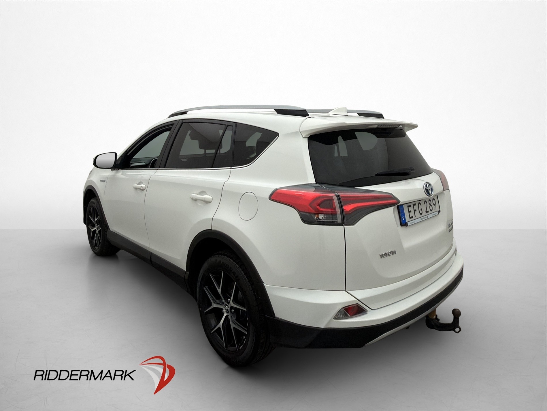 Toyota RAV4 2017, photo 6/75
