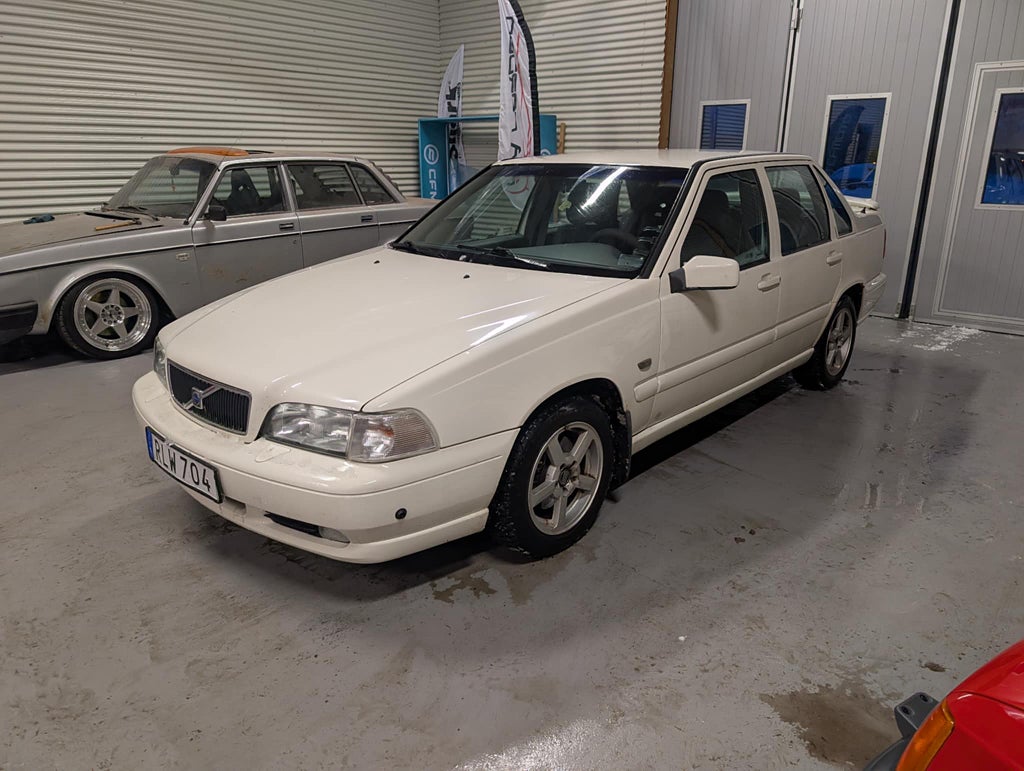 Volvo S70 2.4 Classic 140hk, Automat, Helskinn, Vinge
