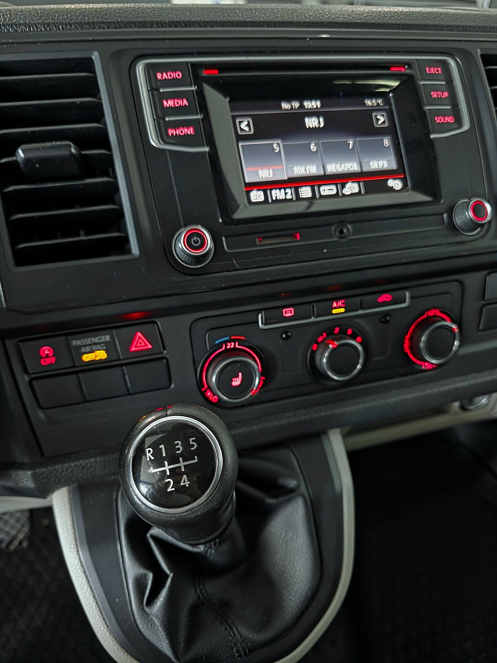 Volkswagen Transporter Chassi Dubbelhytt 6-sits 2.0 TDI Flak - bild 7