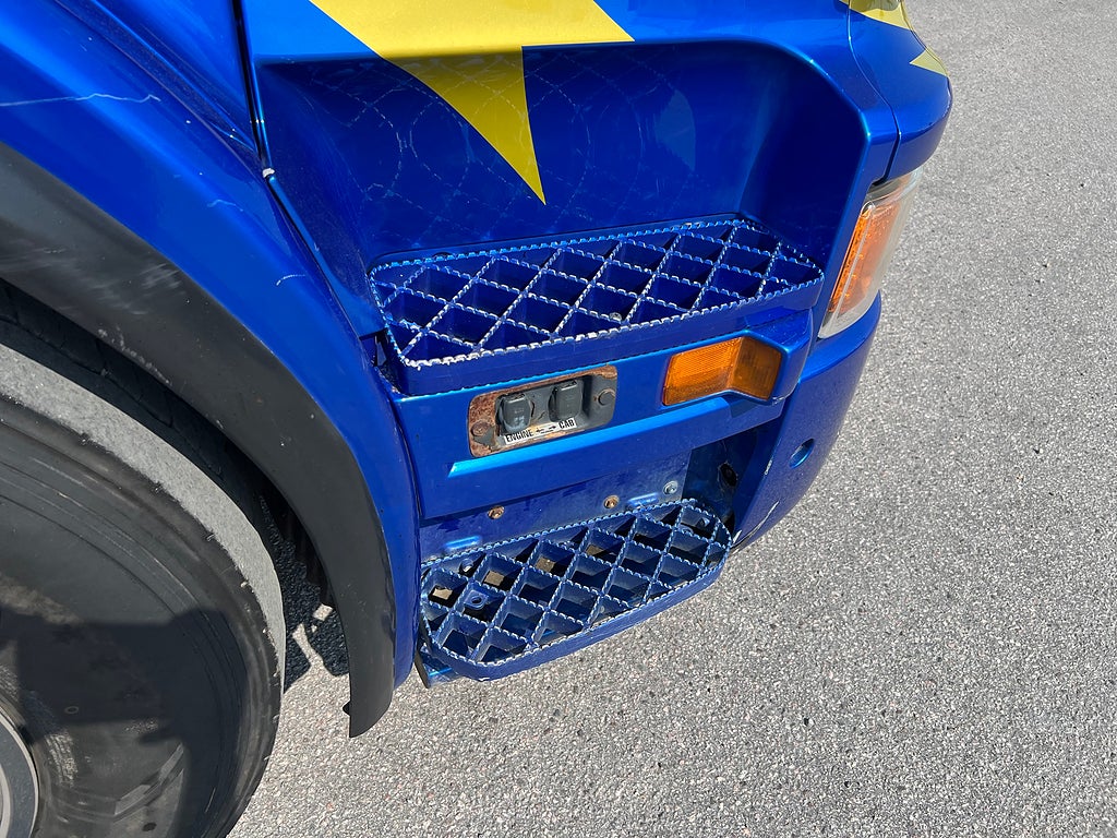 Scania R560 V8 6x4 Tandem, Lastväxlare