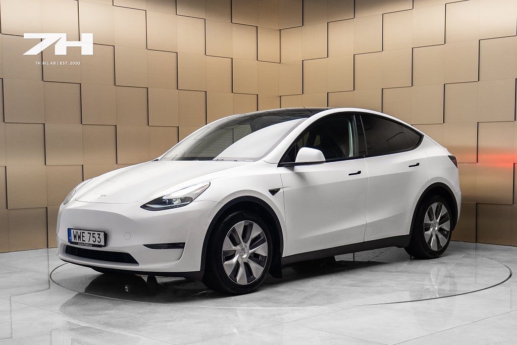 Tesla Model Y Long Range AWD / Pano / Autopilot